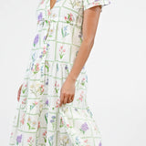 Victoria Dunn Magnolia Flutter in Botanical Garden