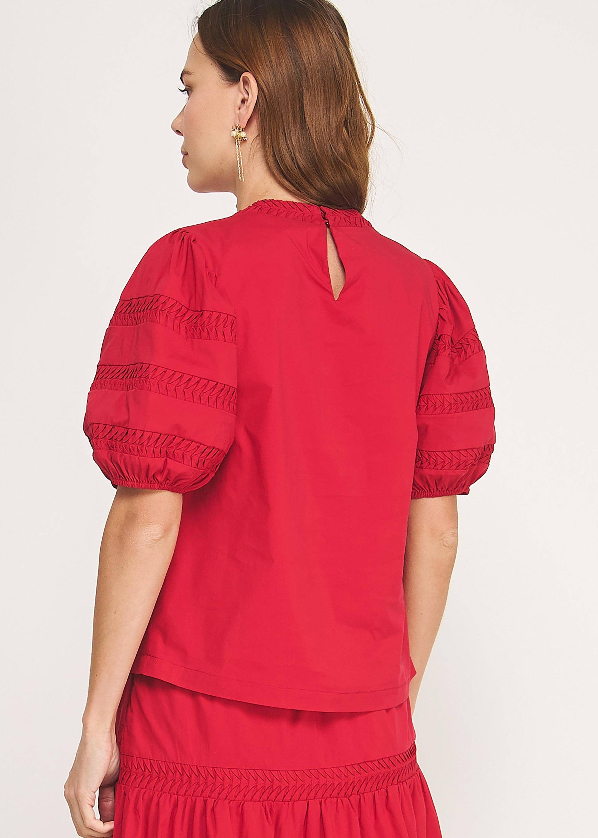 Reverse Pintuck Puff Sleeve Top